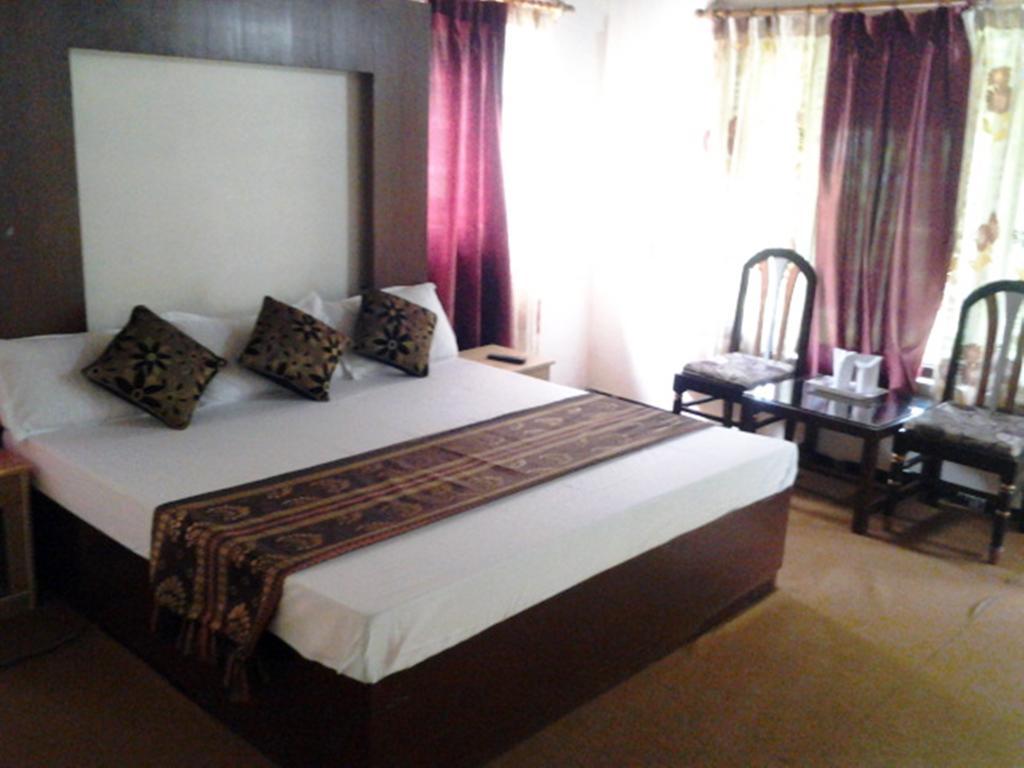 Hotel Arsh International 奈尼塔尔 外观 照片